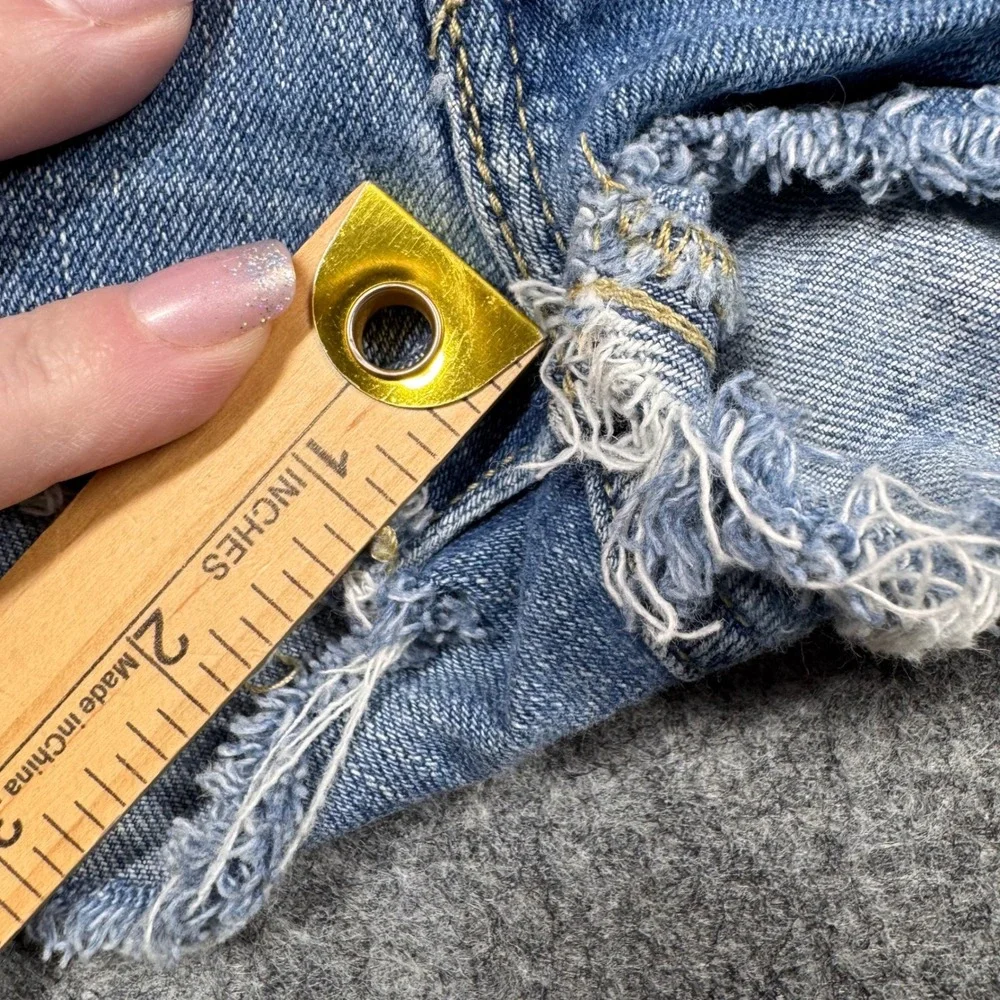 Levis 504 Slouch Straight Denim Shorts Medium Wash Cut Off Frayed Hem Size 7M JR - Picture 3 of 10